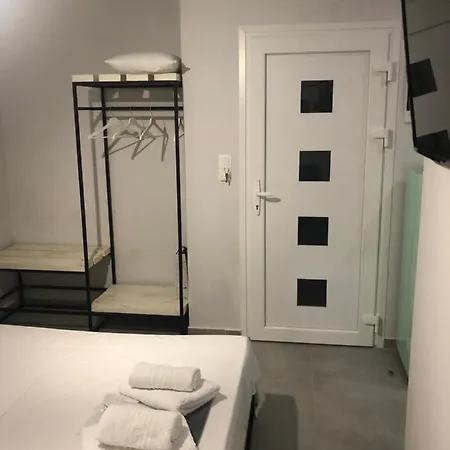 Black In Square Flats Apartment *